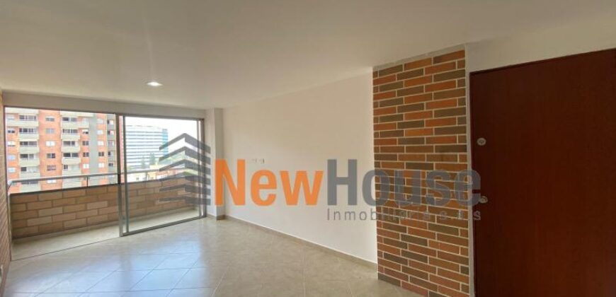 Apartamento – Poblado – Patio bonito